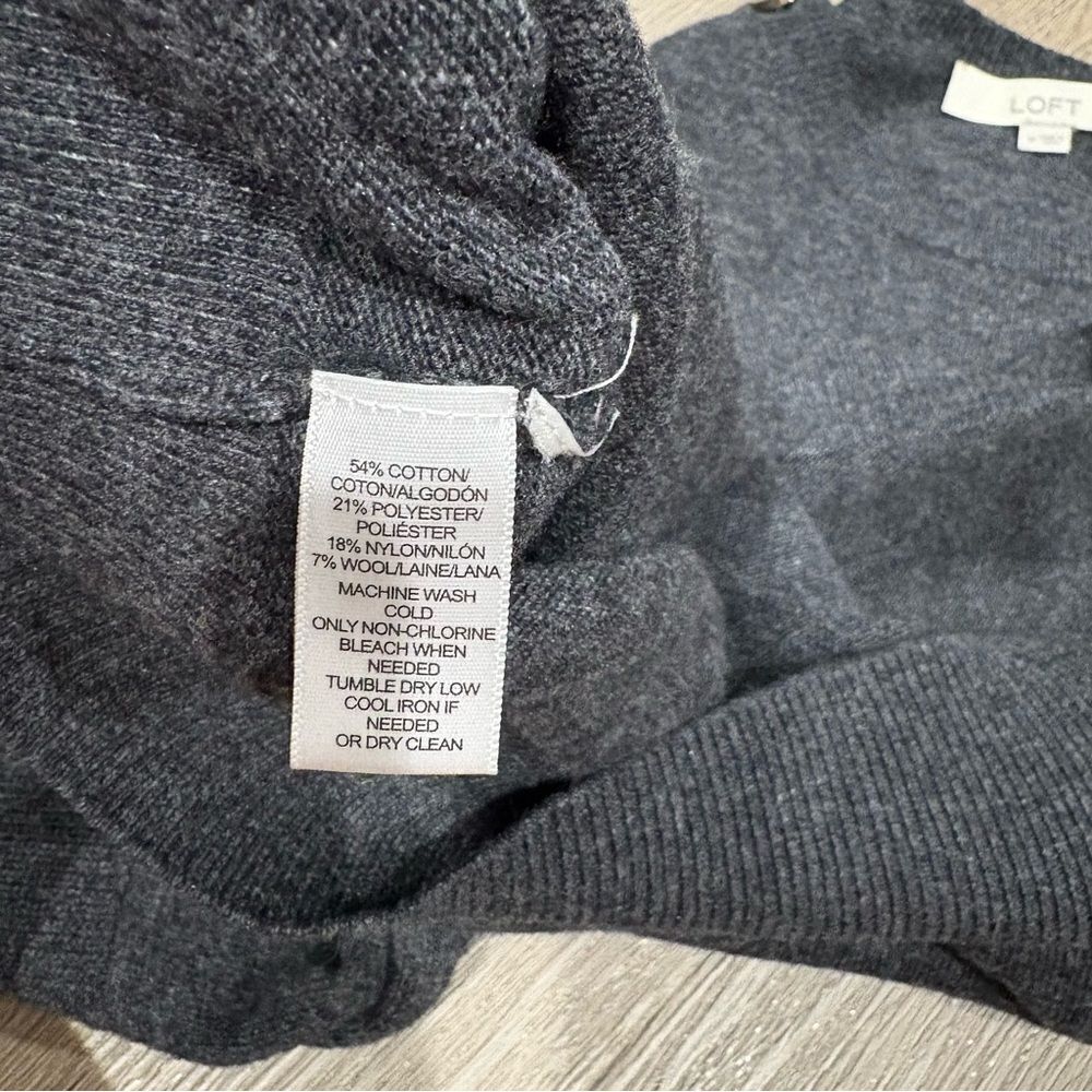 LOFT Gray Button Shoulder Bell Sleeve Sweater Women's Medium - Picture 7 of 7